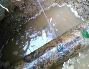 盘锦市楼顶渗水维修公司分享下地暖漏水的原因及检测方法。